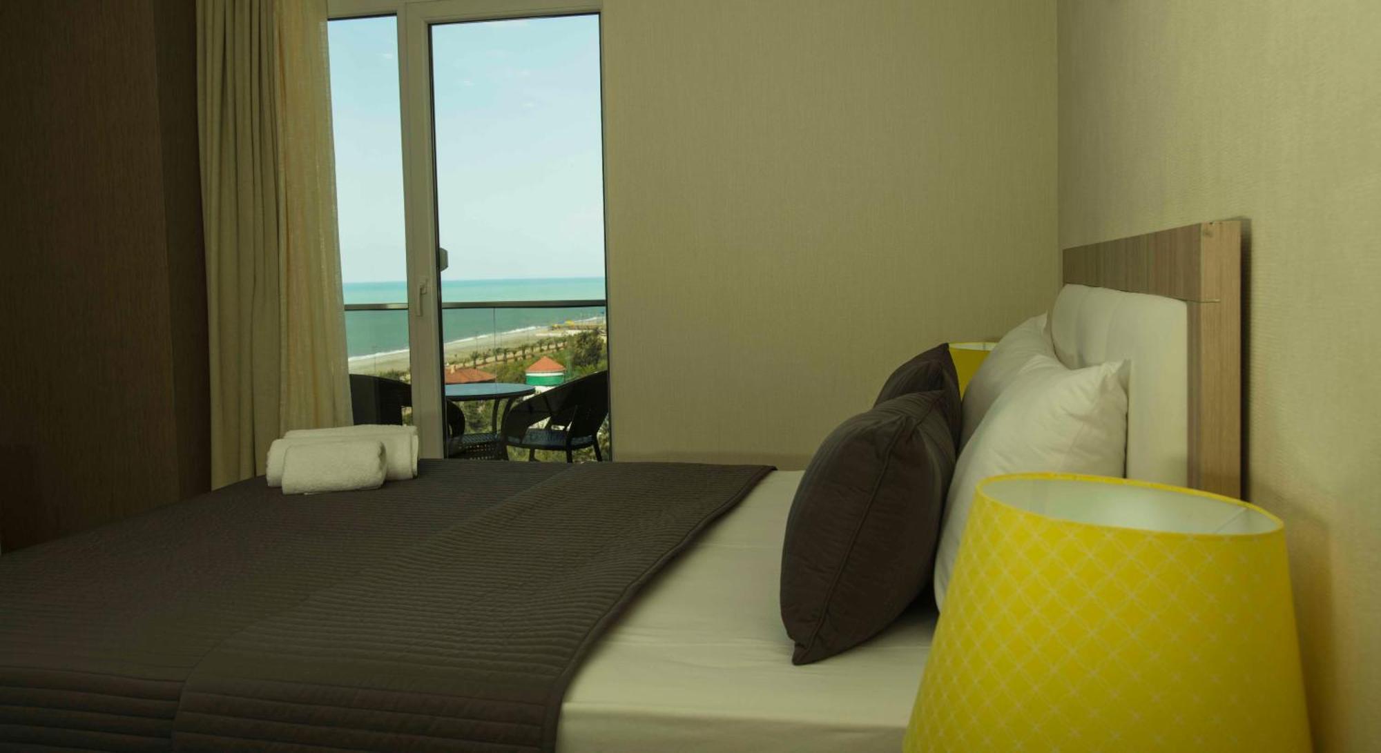 Panorama Sea Tower Aparthotel Batumi Luaran gambar